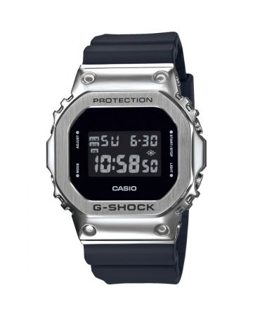 Casio G-Shock -rannekello GM-5600-1ER