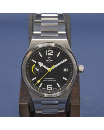 Pre-Owned Tudor North Flag 91210N