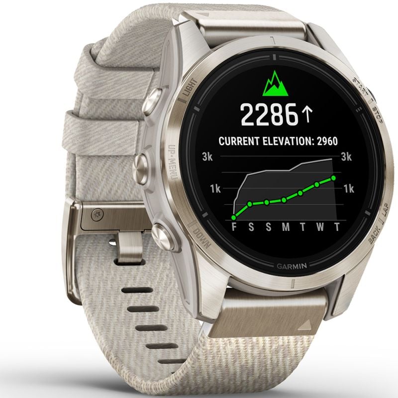 Garmin epix Pro (Gen 2) Sapphire Edition  42 mm Pehmeä kulta, hiekanvärinen silikoniranneke 010-02802-11-0