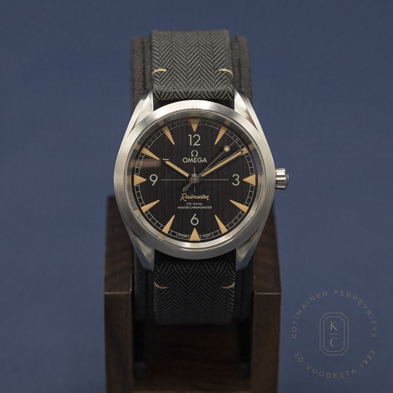 Pre-Owned Omega Railmaster 220.12.40.20.01.001 Co-Axial  Master Chronometer-1