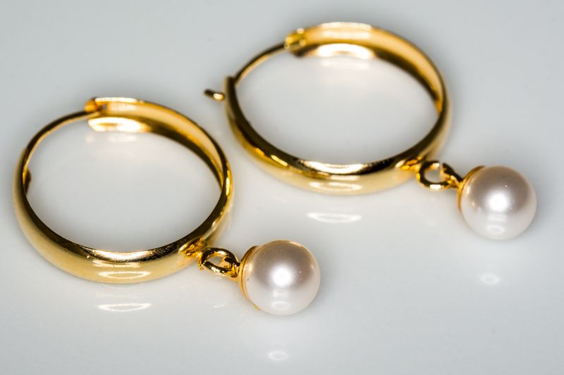 Kultaiset korvakorut, helmi 30066