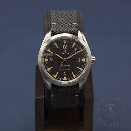Pre-Owned Omega Railmaster 220.12.40.20.01.001 Co-Axial  Master Chronometer-1