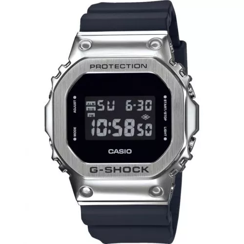 Casio G-Shock -rannekello GM-5600-1ER-1