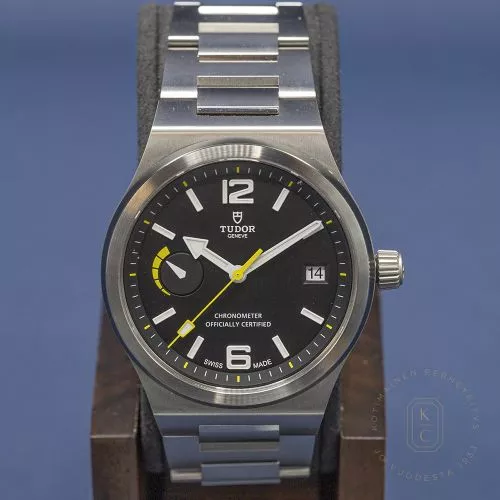 Pre-Owned Tudor North Flag 91210N-6