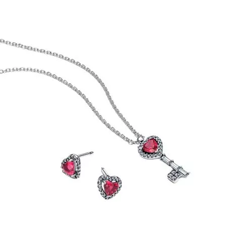 Elevated Heart Key Necklace and Earrings korusetti